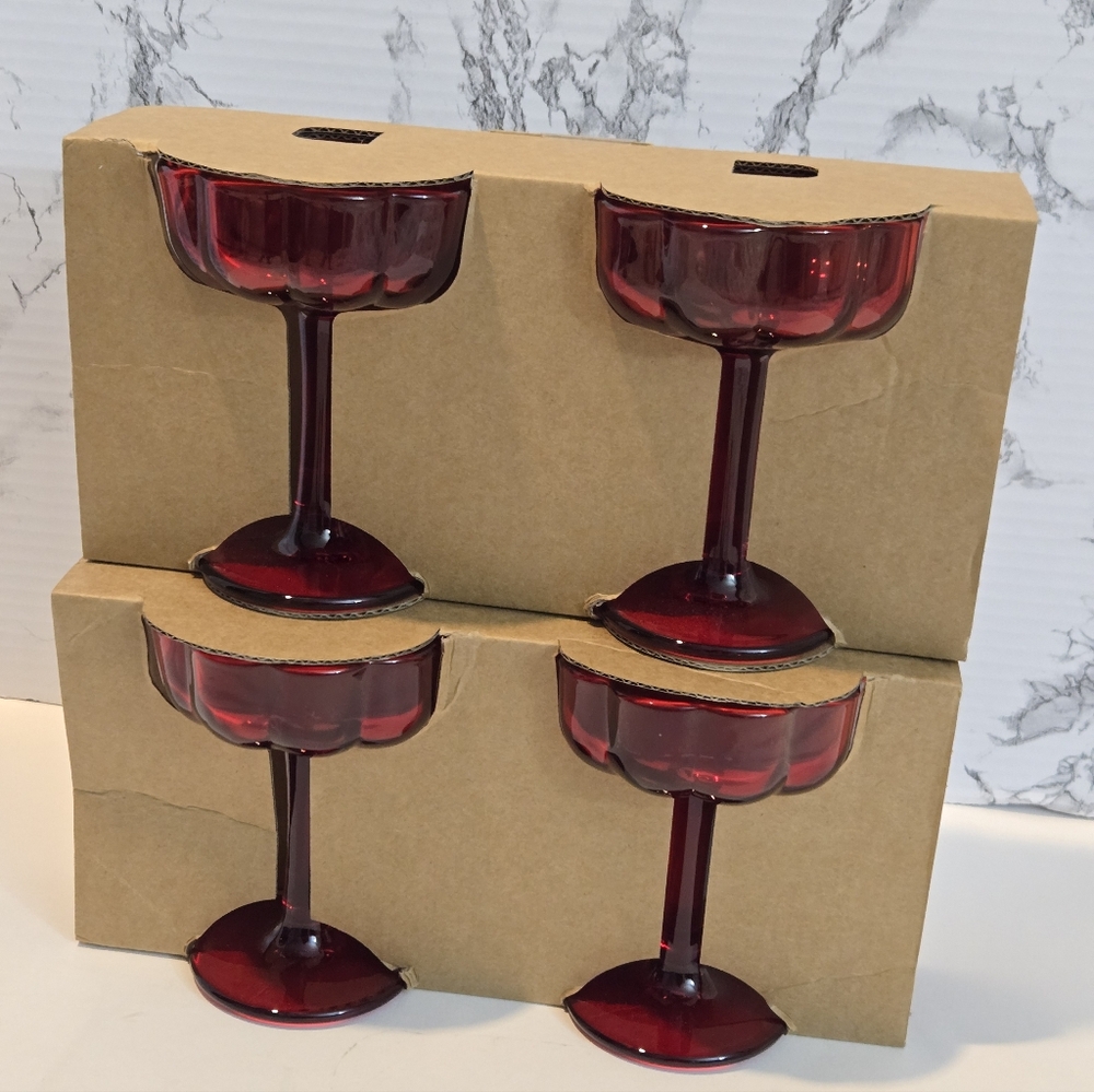 Target Bullseye Valentine 2025 Red Champagne 5.4 oz Coupe Glass Set Of 4 NEW